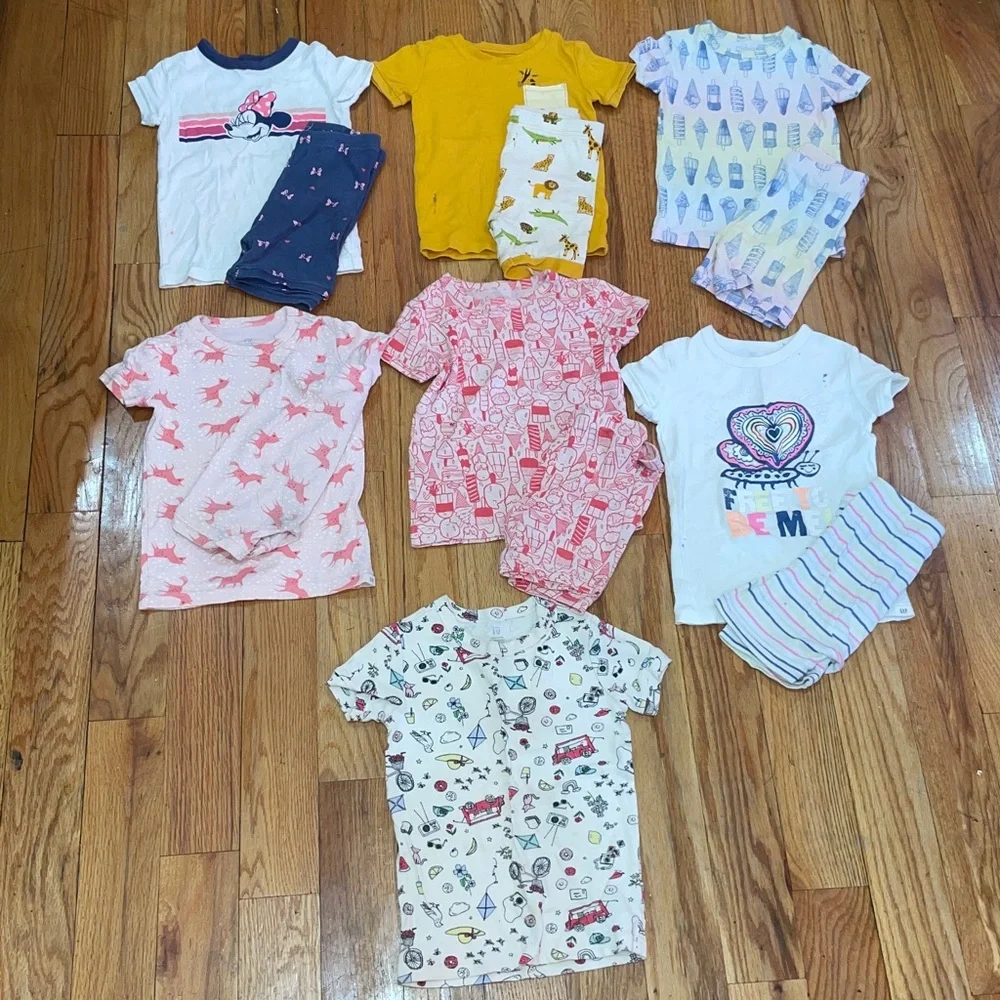 12 pcs GAP / OLD NAVY Kids 100% cotton Pajamas , short sleeve w shorts Unisex